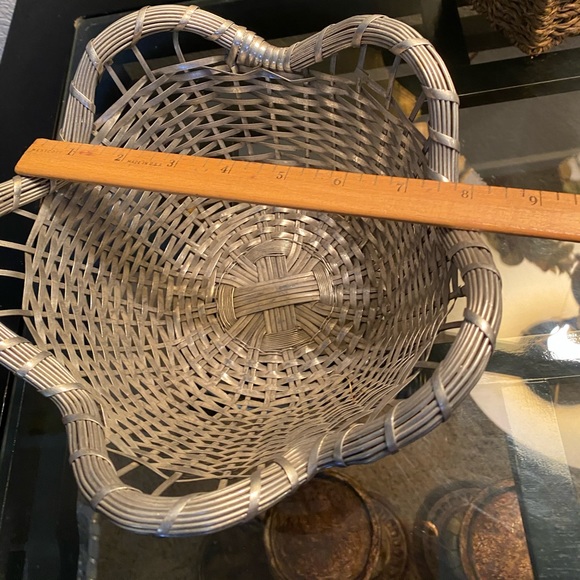 Flower Shaped Metal Basket - Picture 3 of 5